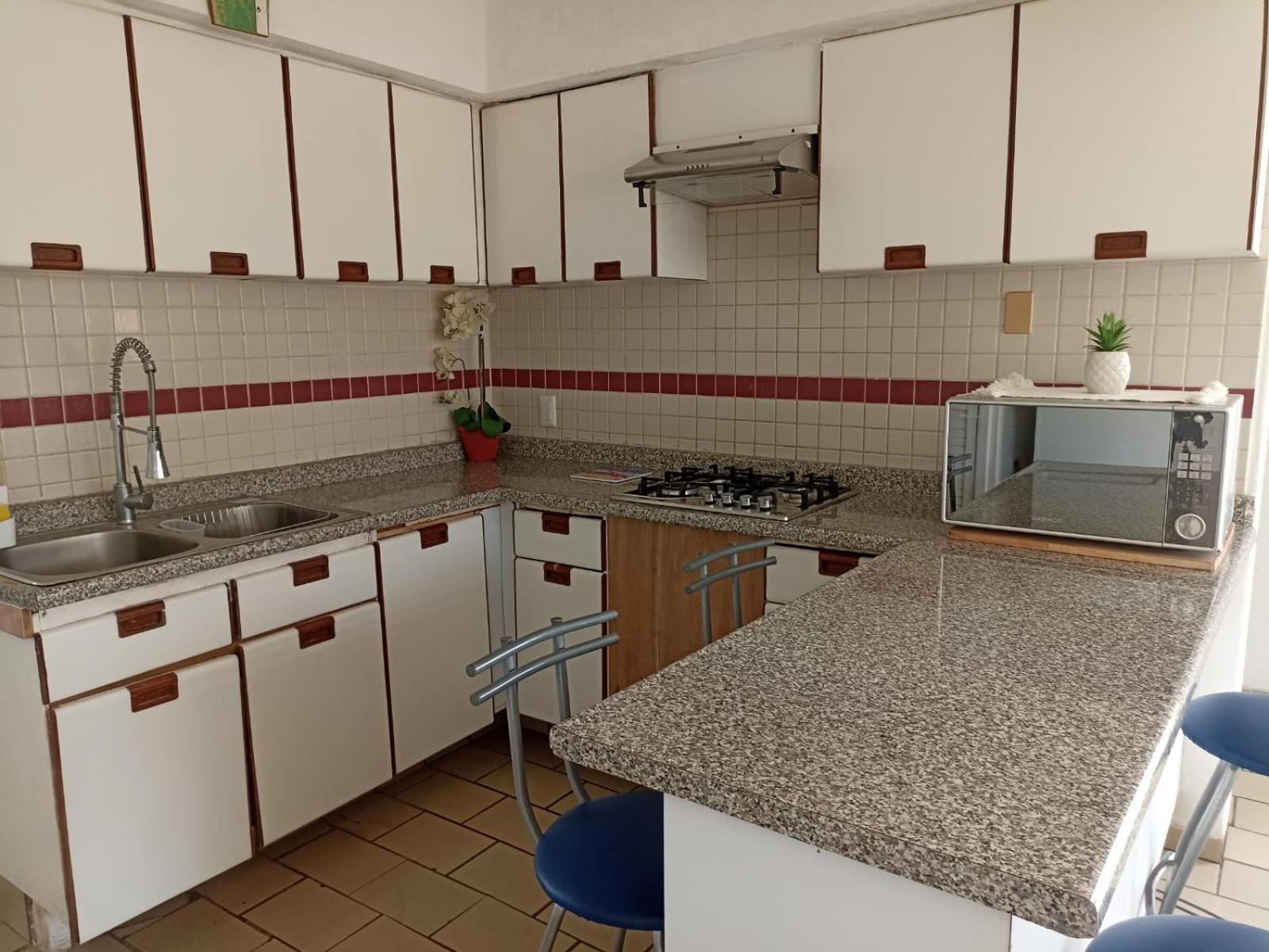 מנסניו Beautiful Apartment With Pool, Tennis Court מראה חיצוני תמונה